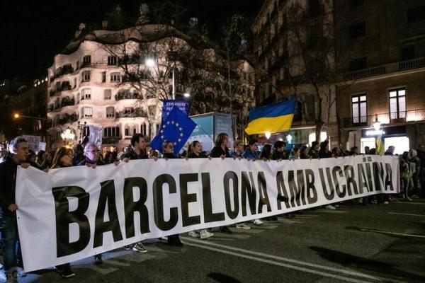 es institucions europees a Barcelona participen a la manifestació en suport d’Ucraïna